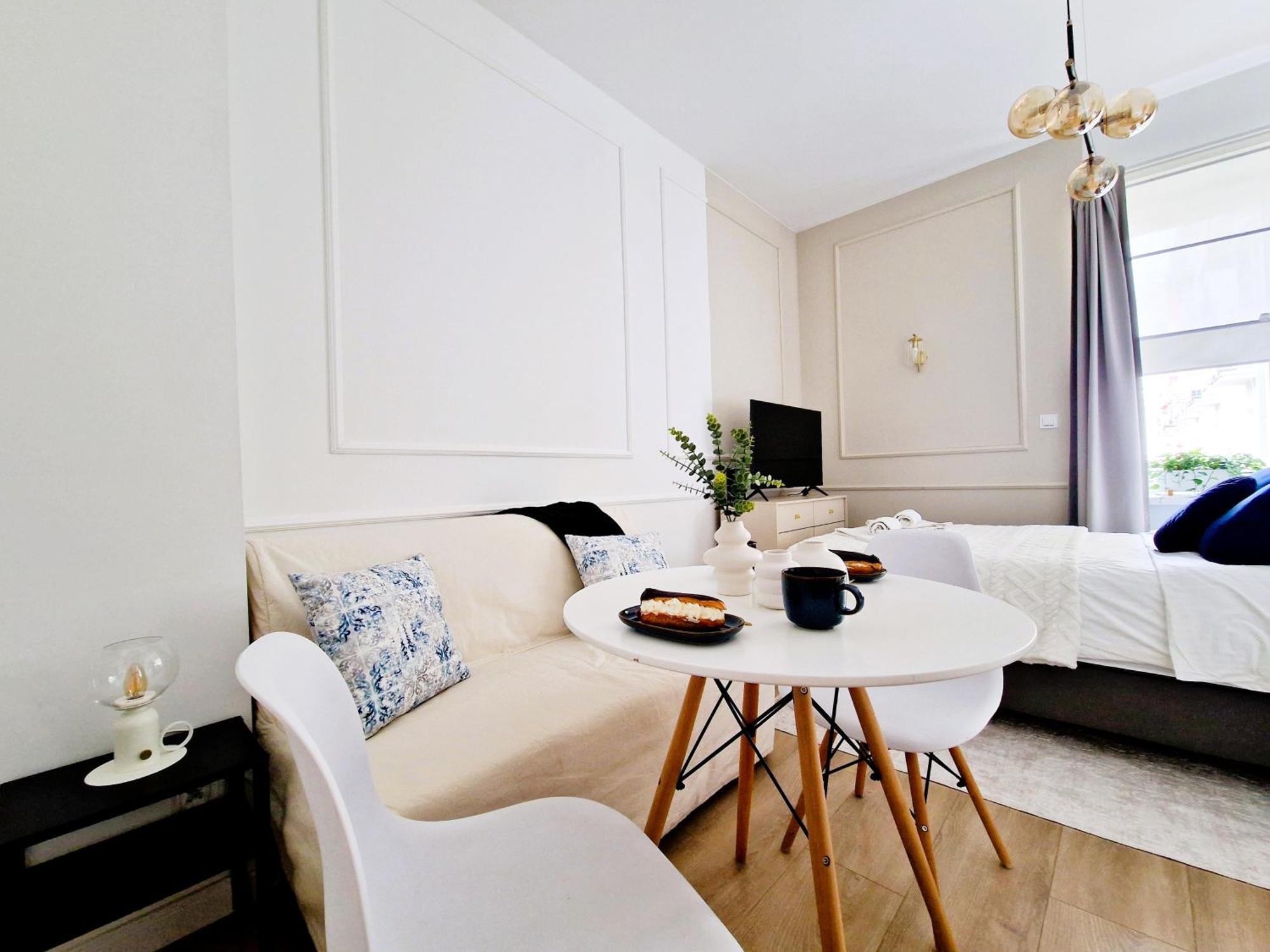 J&W Apartments Grojecka Glam Flat วอร์ซอ ภายนอก รูปภาพ